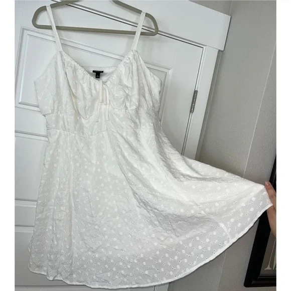 NWT Torrid Size 2 White Eyelet Mini Babydoll Dress - Picture 2 of 8